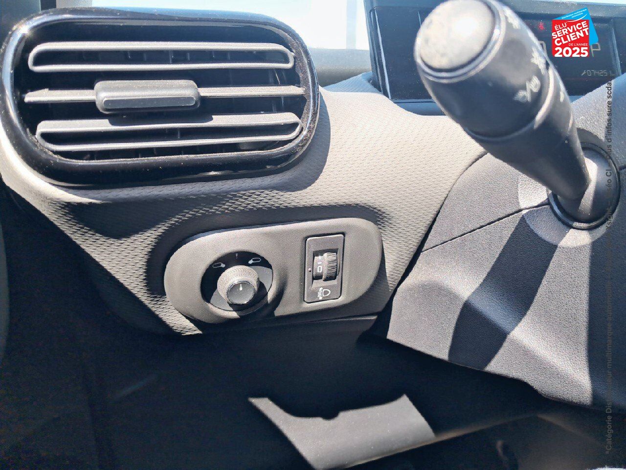 Véhicule d'occasion CITROEN C4 CACTUS PURETECH 110CH SS ORIGINS EAT6 E6.D-TEMP chez Hyundai Epernay
