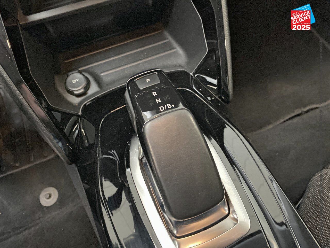 Véhicule d'occasion PEUGEOT 208 E-136CH ACTIVE chez Hyundai Chalons
