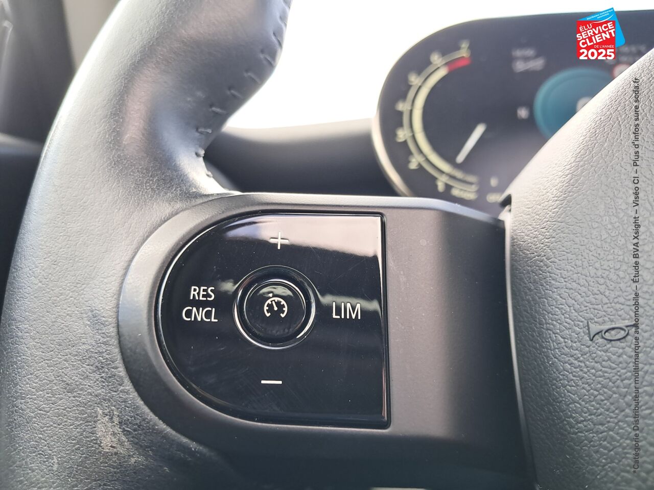 Véhicule d'occasion MINI MINI COOPER 136CH EDITION CAMDEN TOUVRANT SIEGES CUIR GPS RADAR AR CARPLAY chez Renault Colmar