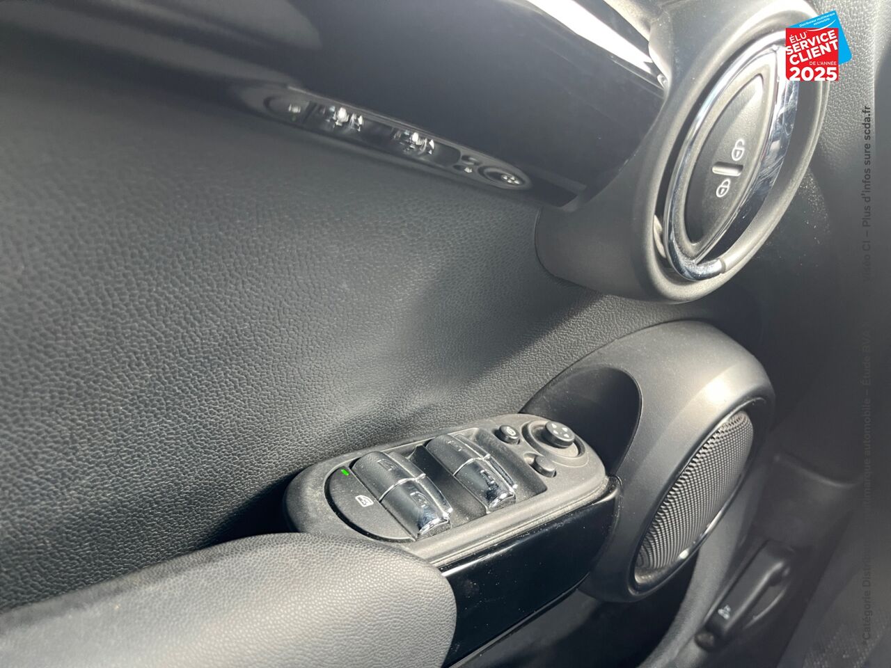 Véhicule d'occasion MINI MINI 5 PORTES COOPER 136CH EDITION CAMDEN BVA7 chez MINI Colmar