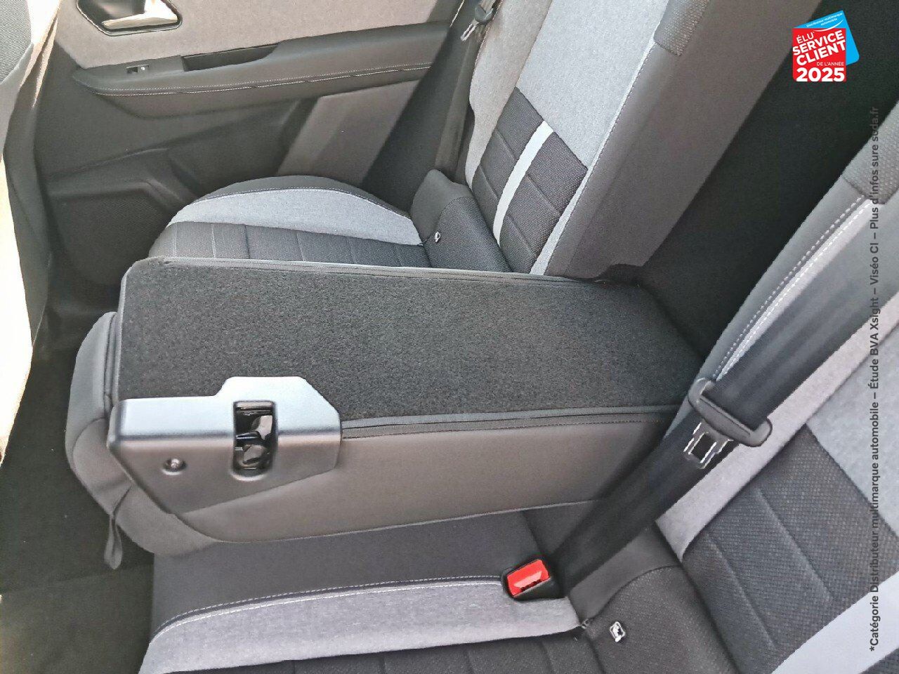 Véhicule d'occasion OPEL GRANDLAND 1.2 TURBO HYBRID 136CH EDITION E-DCT6 chez Renault Colmar