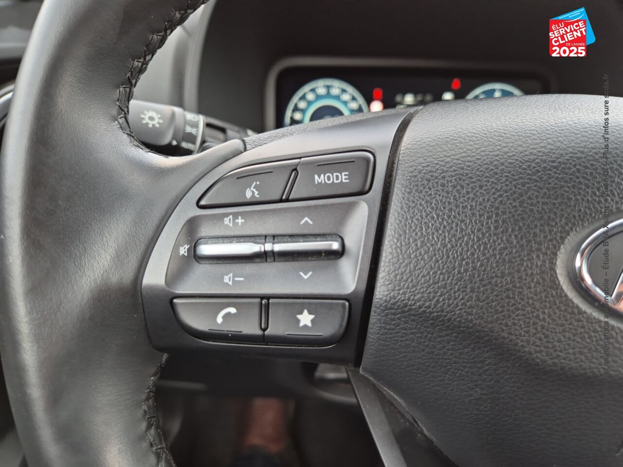Véhicule d'occasion HYUNDAI KONA 1.6 GDI 141CH HYBRID CREATIVE DCT-6 chez Hyundai Epernay