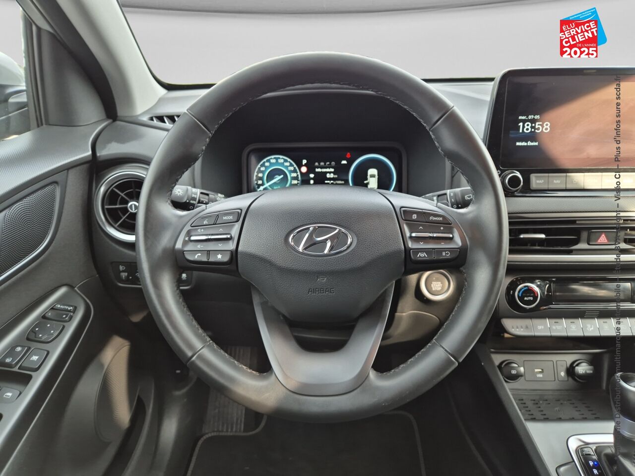 Véhicule d'occasion HYUNDAI KONA 1.6 GDI 141CH HYBRID CREATIVE DCT-6 chez Hyundai Epernay