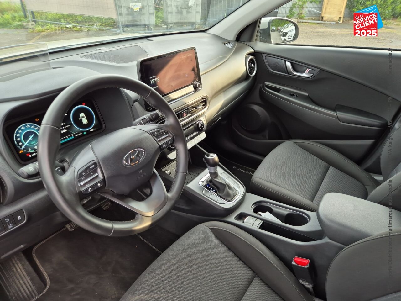 Véhicule d'occasion HYUNDAI KONA 1.6 GDI 141CH HYBRID CREATIVE DCT-6 chez Hyundai Epernay