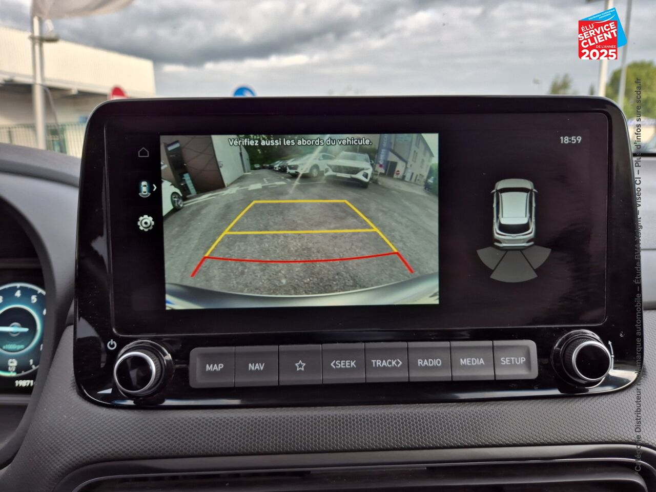 Véhicule d'occasion HYUNDAI KONA 1.6 GDI 141CH HYBRID CREATIVE DCT-6 chez Hyundai Epernay