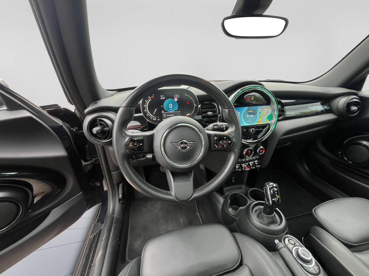 Véhicule d'occasion MINI MINI COOPER 136CH EDITION CAMDEN BVA7 TOUVRANT SIEGES CHAUF/CUIR GPS RADAR AV/AR HUD chez BMW Pontarlier