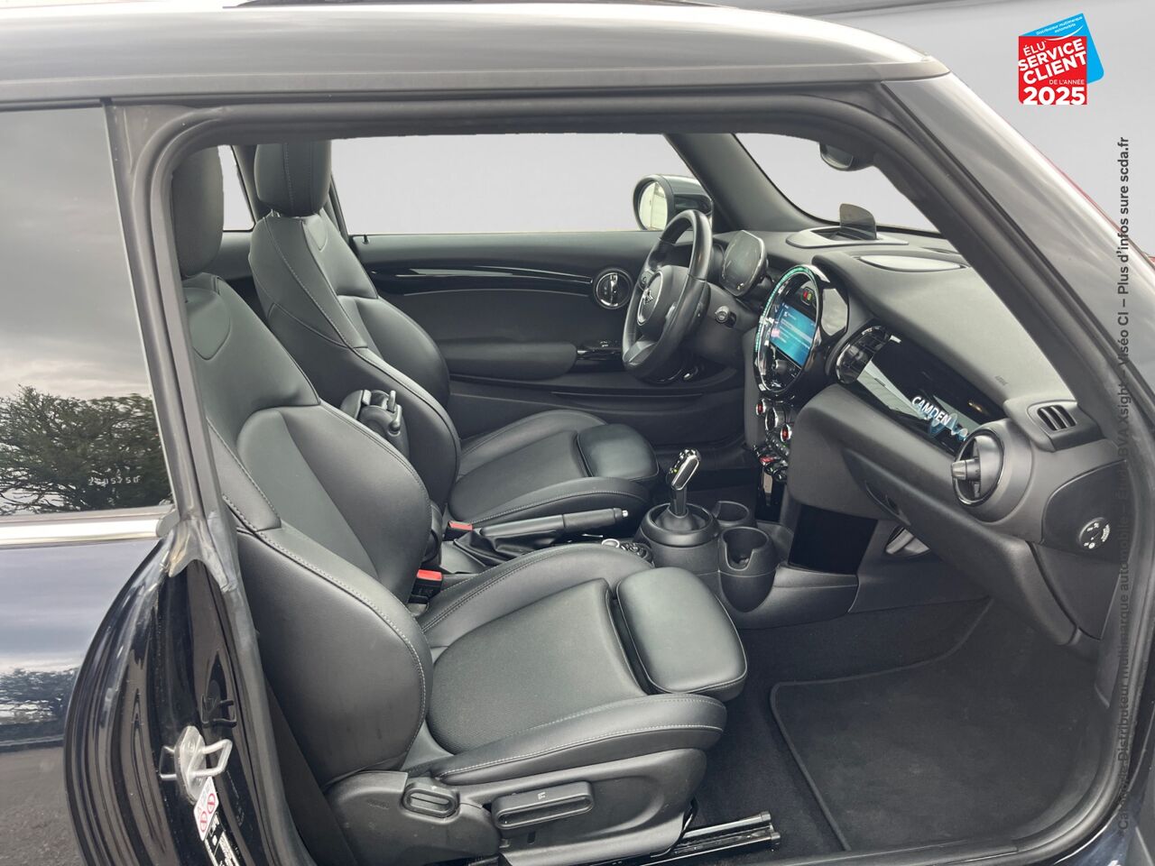 Véhicule d'occasion MINI MINI COOPER 136CH EDITION CAMDEN BVA7 TOUVRANT SIEGES CHAUF/CUIR GPS RADAR AV/AR HUD chez BMW Pontarlier