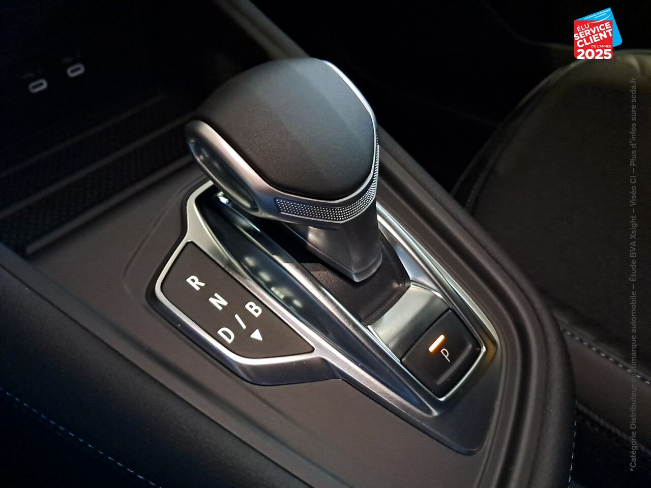 Véhicule d'occasion RENAULT CAPTUR 1.6 E-TECH FULL HYBRID 145CH ESPRIT ALPINE chez Toyota Verdun