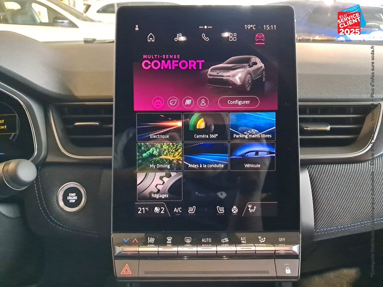 Véhicule d'occasion RENAULT CAPTUR 1.6 E-TECH FULL HYBRID 145CH ESPRIT ALPINE chez Toyota Verdun