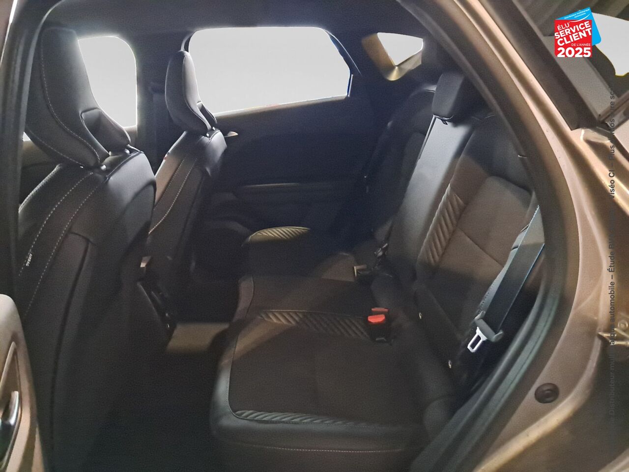 Véhicule d'occasion RENAULT CAPTUR 1.6 E-TECH FULL HYBRID 145CH ESPRIT ALPINE chez Toyota Verdun