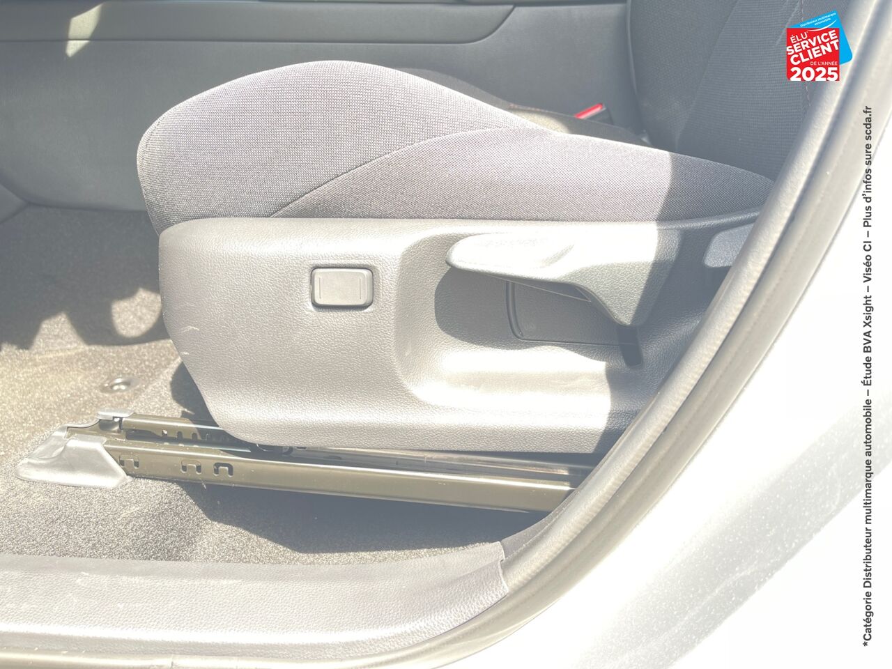 Véhicule neuf TOYOTA C-HR 2.0 HYBRIDE RECHARGEABLE 225CH DESIGN NG23 chez Toyota Saint Dizier