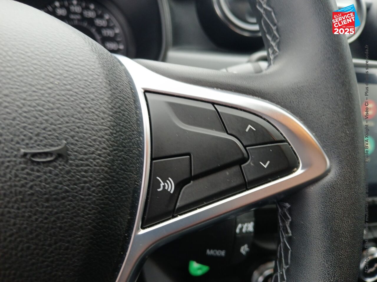 Véhicule d'occasion DACIA DUSTER 1.3 TCE 130CH FAP PRESTIGE 4X2 chez Toyota Bar le Duc
