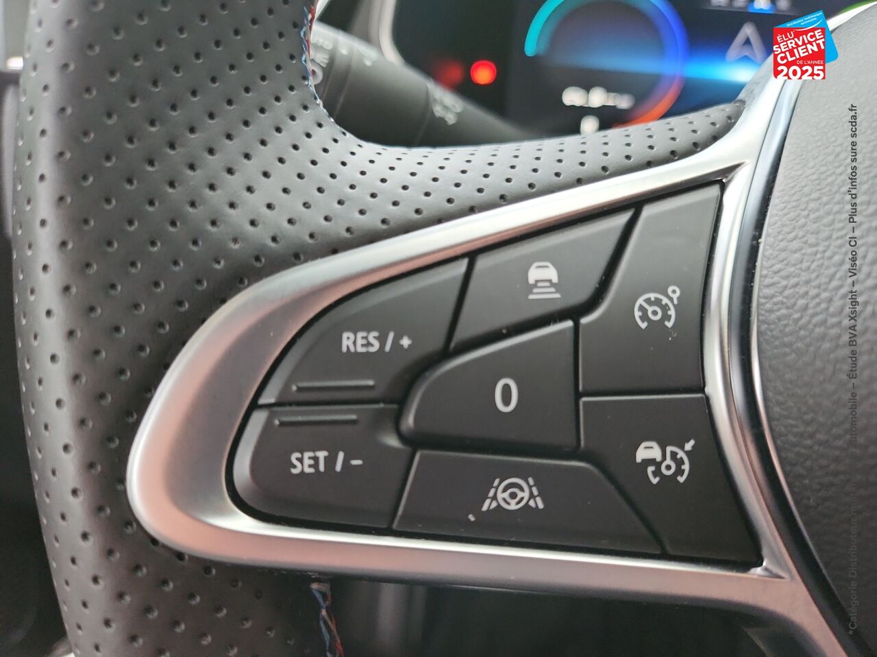 Véhicule d'occasion RENAULT CLIO 1.6 E-TECH 145CH FULL HYBRID ESPRIT ALPINE GPS CAMERA chez Renault Saint-Louis