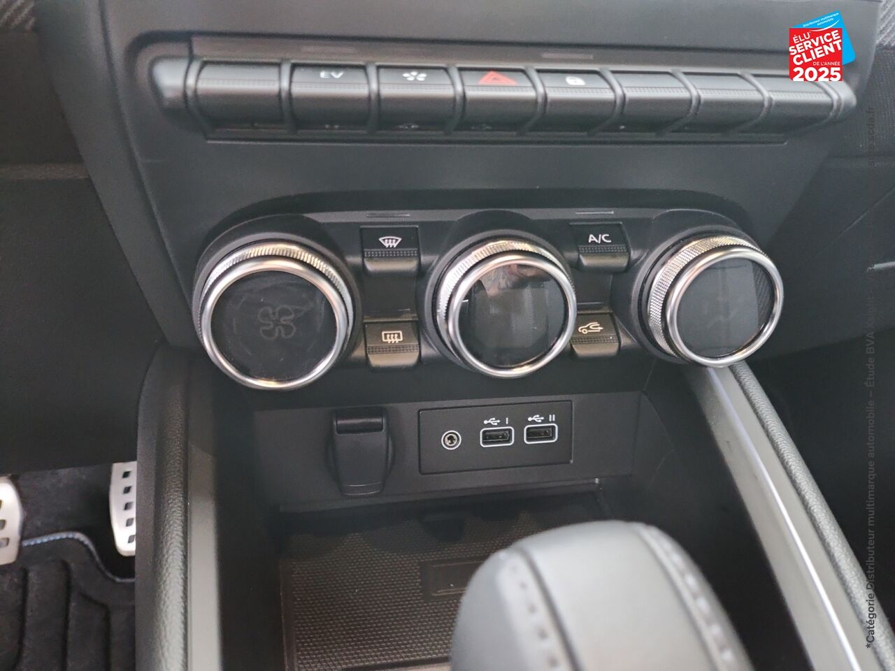 Véhicule d'occasion RENAULT CLIO 1.6 E-TECH 145CH FULL HYBRID ESPRIT ALPINE GPS CAMERA chez Renault Saint-Louis