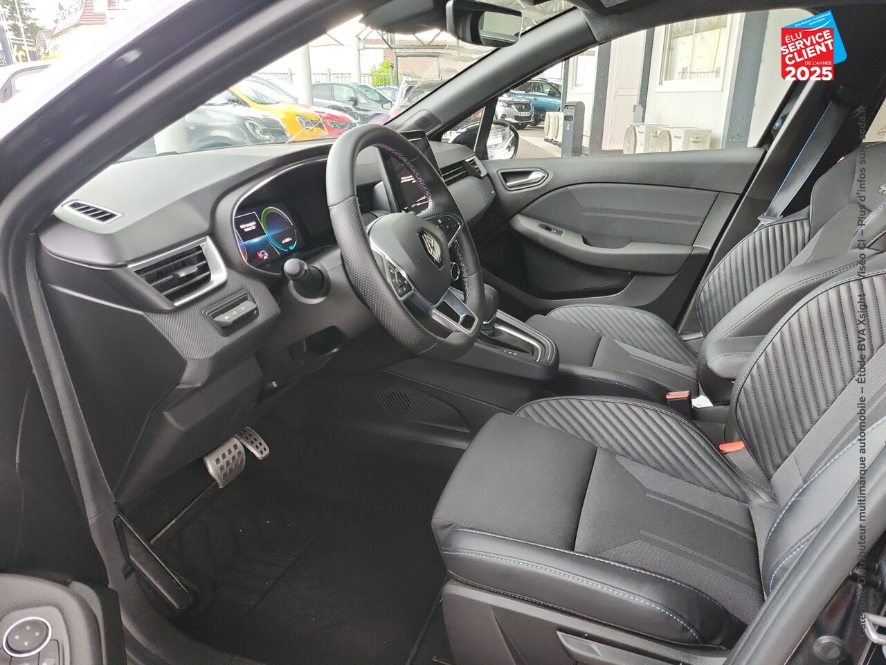 Véhicule d'occasion RENAULT CLIO 1.6 E-TECH 145CH FULL HYBRID ESPRIT ALPINE GPS CAMERA chez Renault Saint-Louis