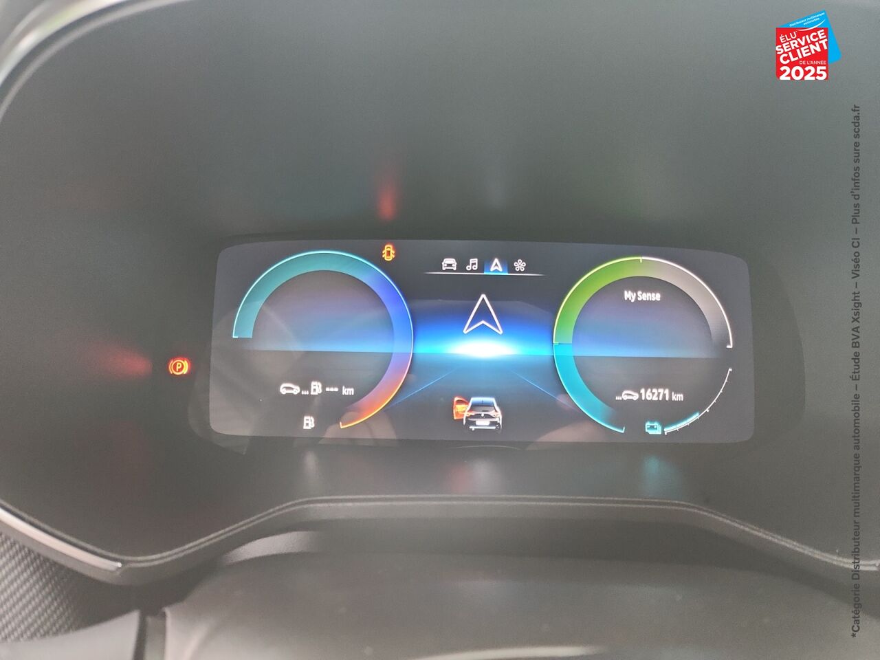 Véhicule d'occasion RENAULT CLIO 1.6 E-TECH 145CH FULL HYBRID ESPRIT ALPINE GPS CAMERA chez Renault Saint-Louis