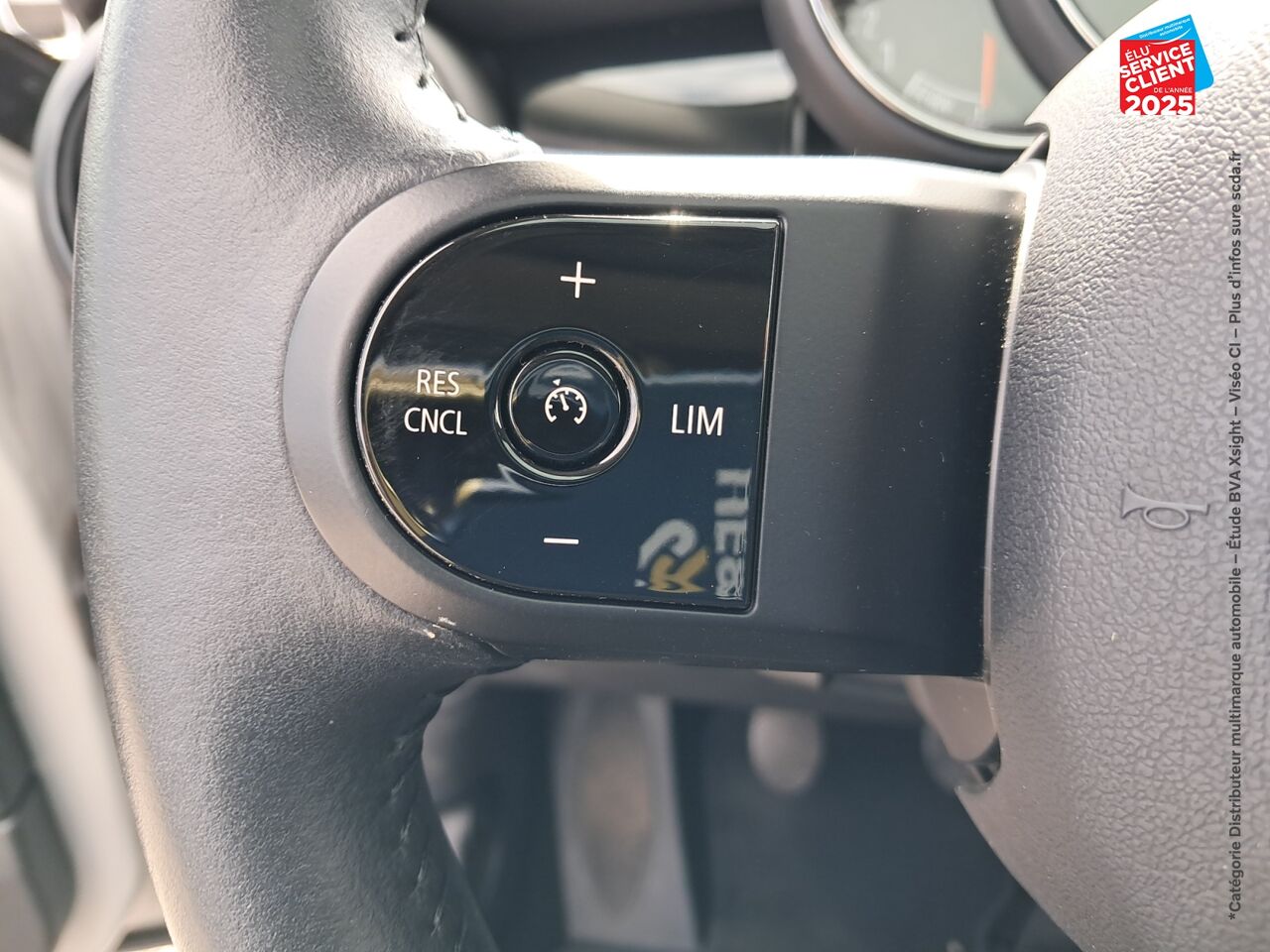 Véhicule d'occasion MINI MINI COOPER 136CH EDITION CAMDEN TOUVRANT GPS RADAR AR chez Hyundai Chalons