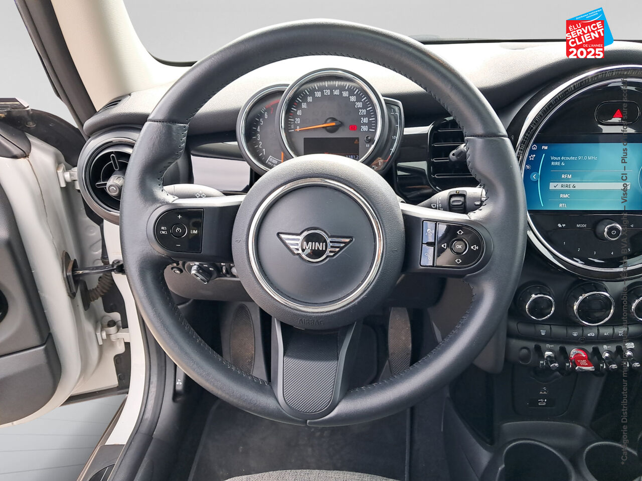 Véhicule d'occasion MINI MINI COOPER 136CH EDITION CAMDEN TOUVRANT GPS RADAR AR chez Hyundai Chalons