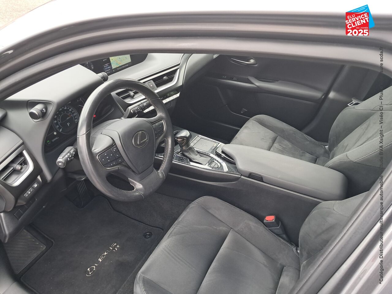Véhicule d'occasion LEXUS UX 250H 2WD PREMIUM EDITION MY21 chez Renault Saint-Louis