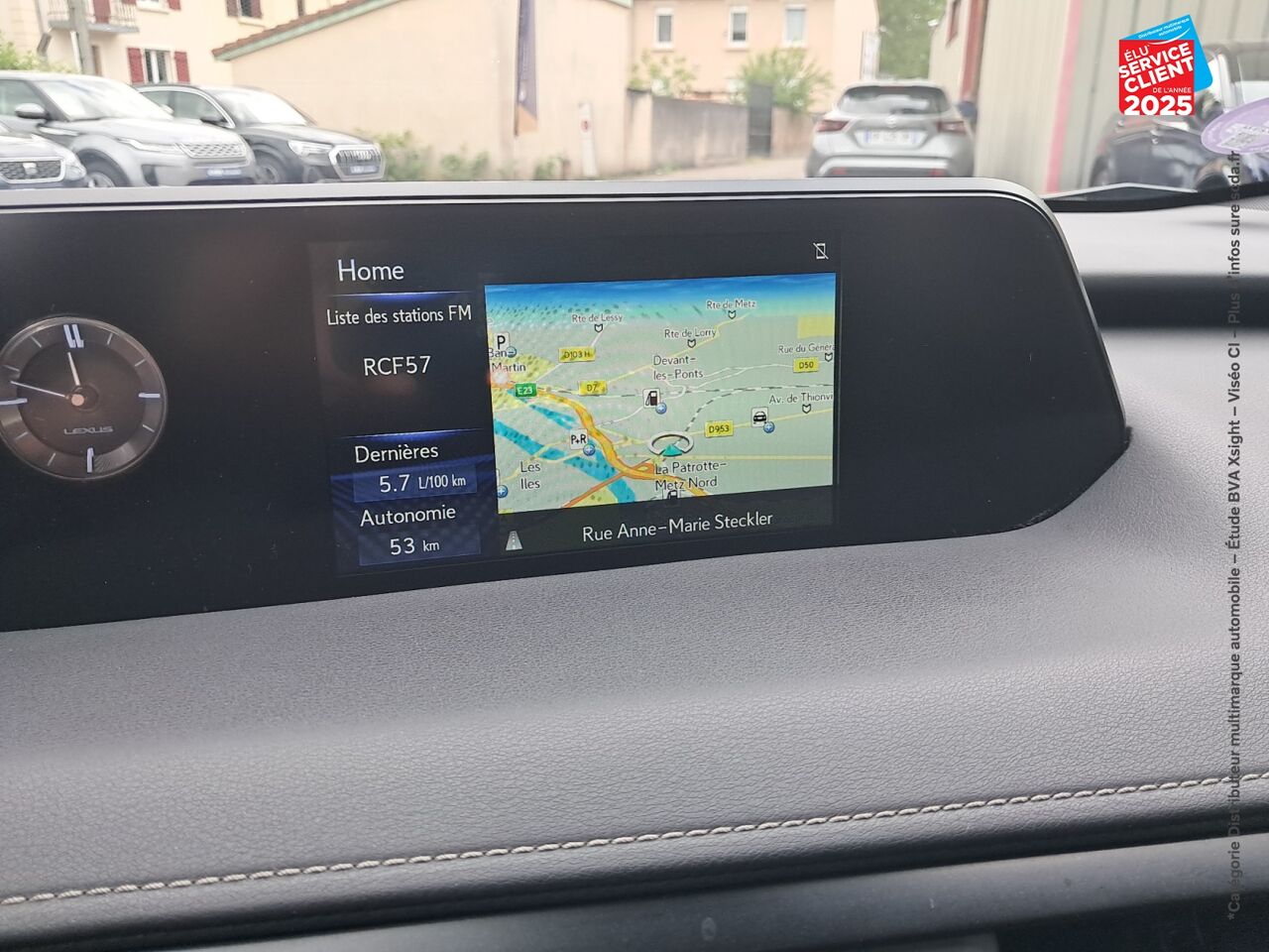 Véhicule d'occasion LEXUS UX 250H 2WD PREMIUM EDITION MY21 chez Renault Saint-Louis