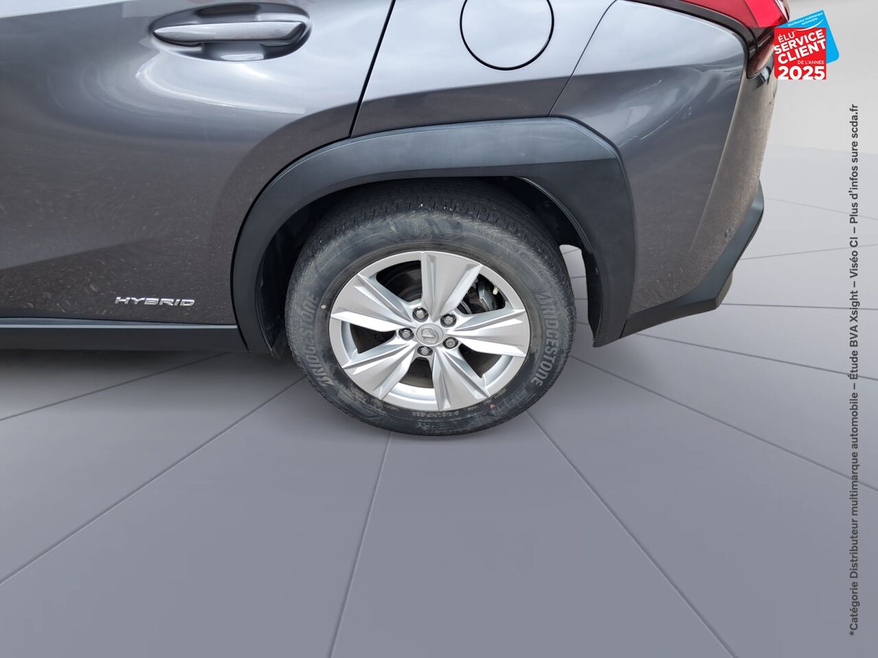 Véhicule d'occasion LEXUS UX 250H 2WD PREMIUM EDITION MY21 chez Renault Saint-Louis