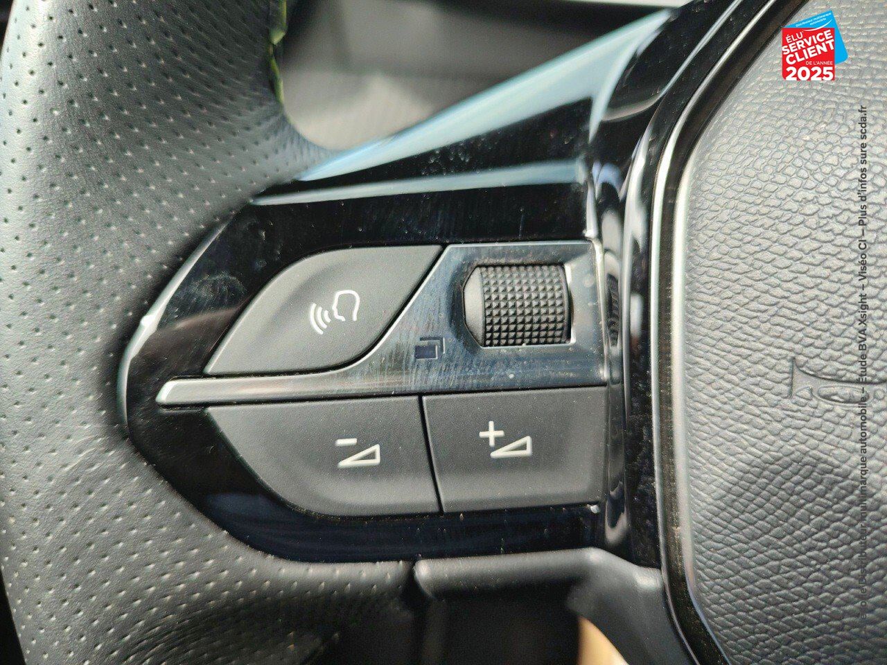 Véhicule d'occasion PEUGEOT 208 1.2 PURETECH 100CH SS GT 118G chez Nissan Metz
