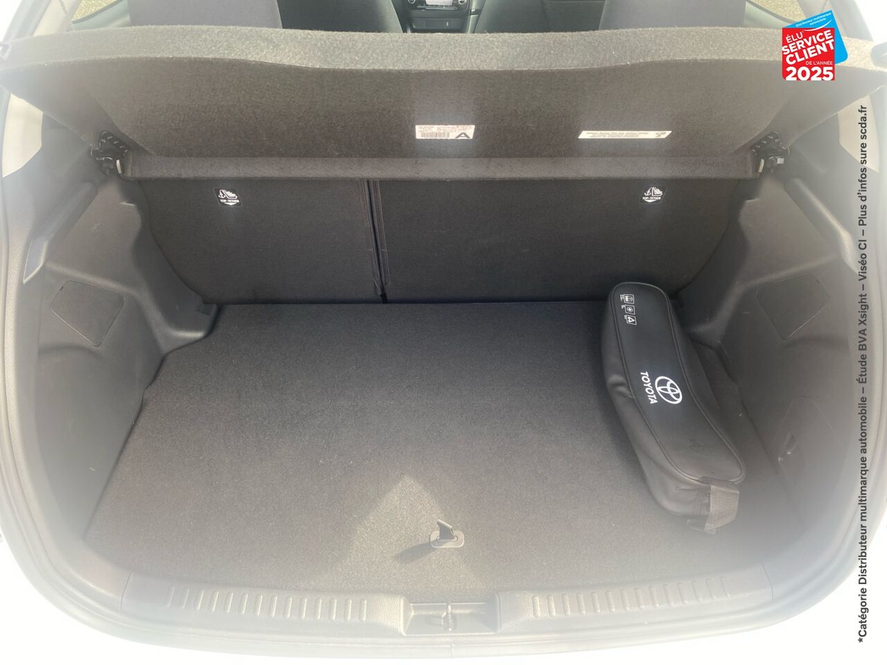 Véhicule d'occasion TOYOTA YARIS 116H DESIGN 5P MY22 chez Toyota Verdun