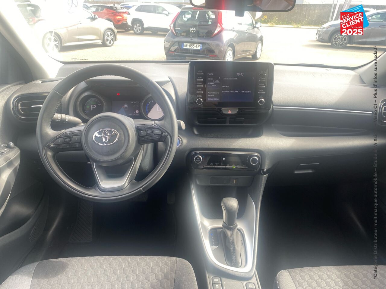 Véhicule d'occasion TOYOTA YARIS 116H DESIGN 5P MY22 chez Toyota Verdun