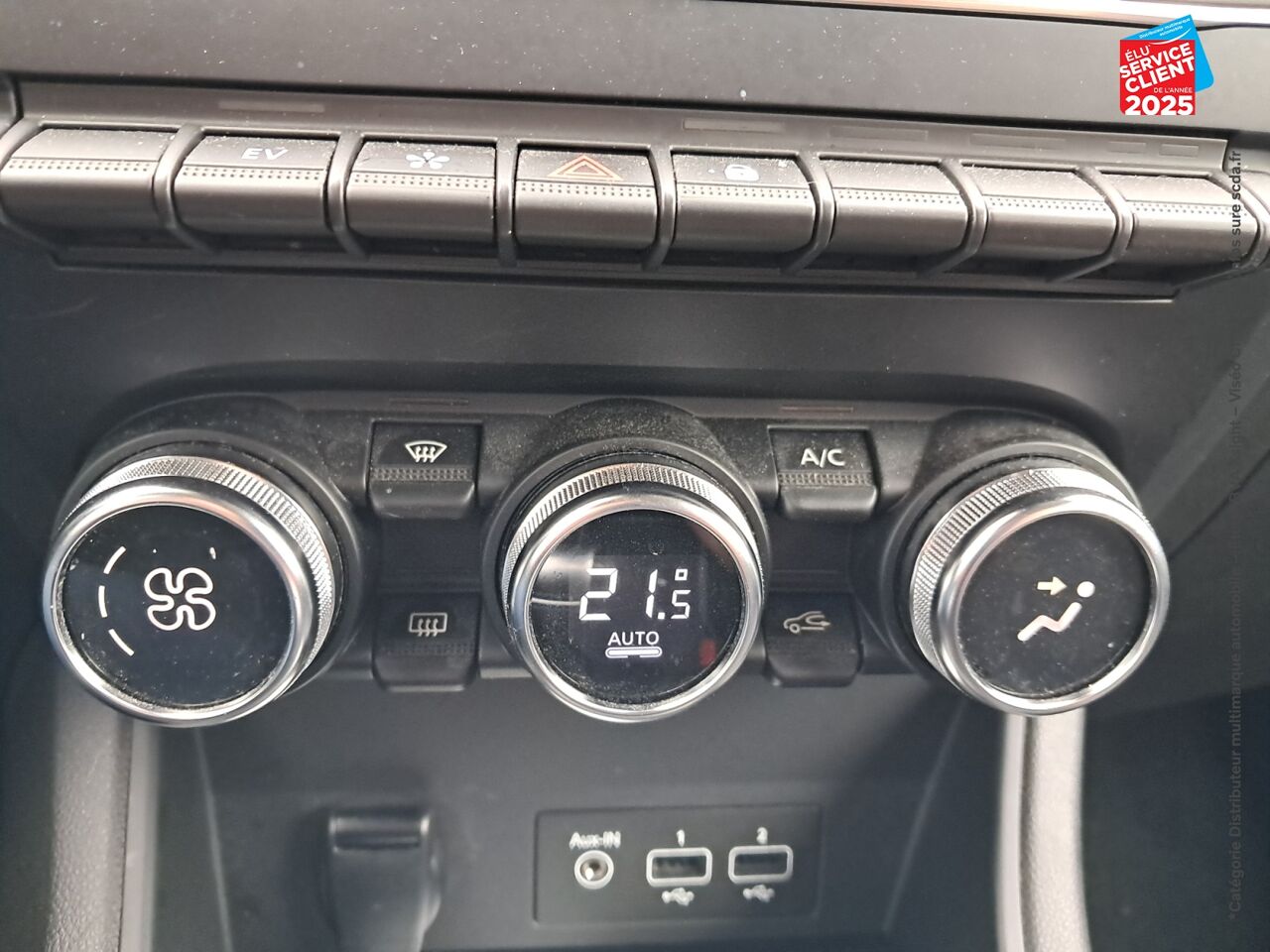 Véhicule d'occasion RENAULT CAPTUR 1.6 E-TECH HYBRIDE 145CH INTENS -21 chez Hyundai Epernay