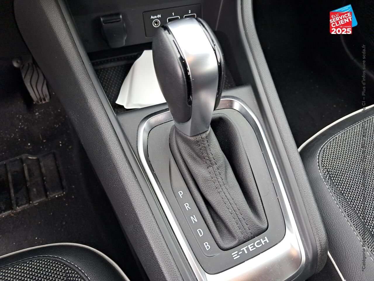 Véhicule d'occasion RENAULT CAPTUR 1.6 E-TECH HYBRIDE 145CH INTENS -21 chez Hyundai Epernay