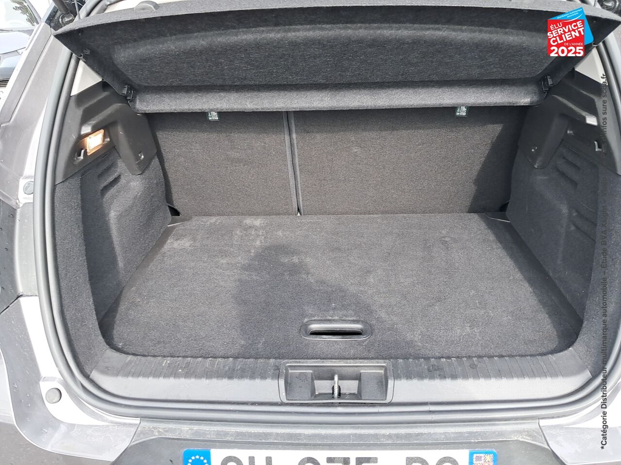 Véhicule d'occasion RENAULT CAPTUR 1.6 E-TECH HYBRIDE 145CH INTENS -21 chez Hyundai Epernay