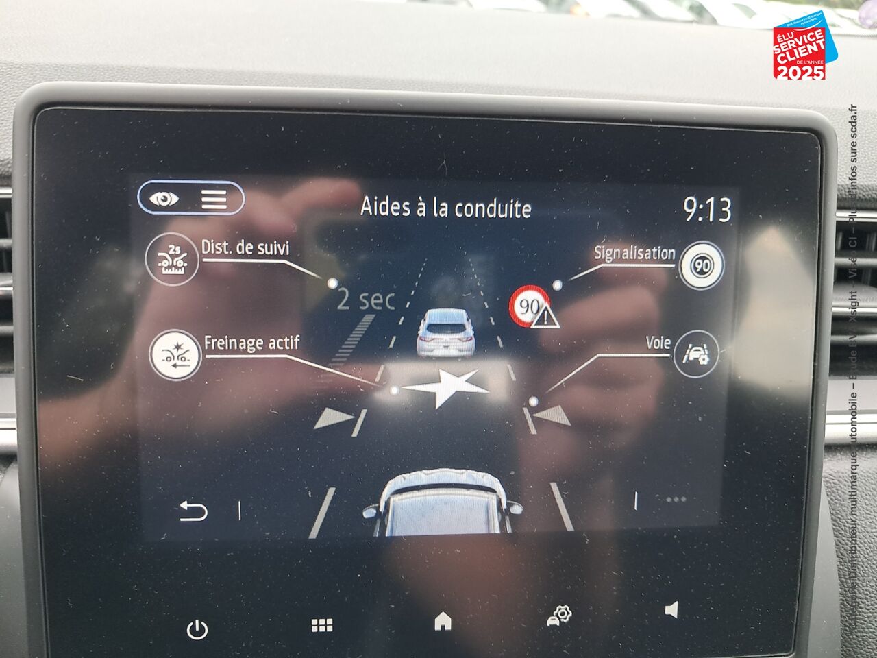 Véhicule d'occasion RENAULT CAPTUR 1.6 E-TECH HYBRIDE 145CH INTENS -21 chez Hyundai Epernay