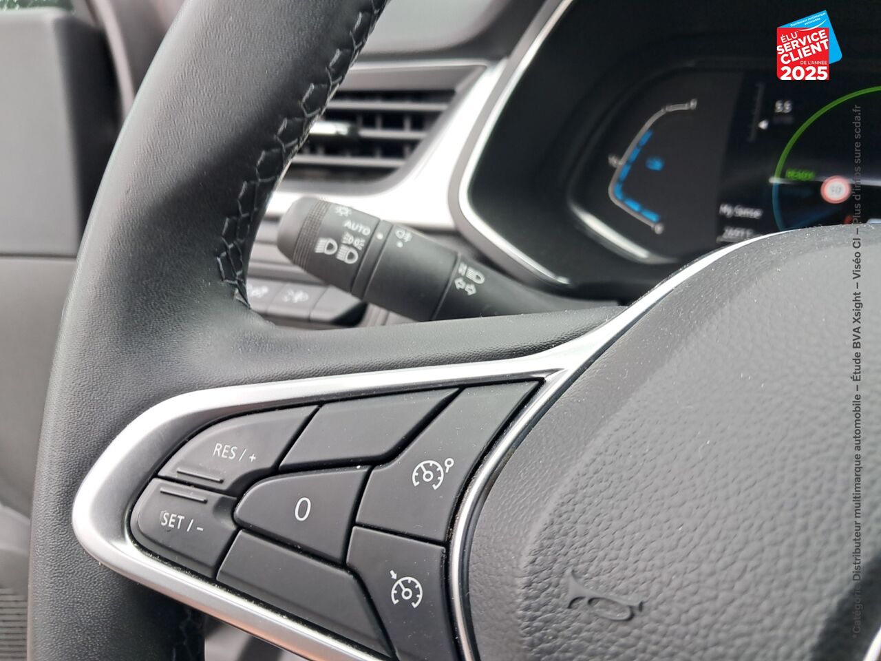 Véhicule d'occasion RENAULT CAPTUR 1.6 E-TECH HYBRIDE 145CH INTENS -21 chez Hyundai Epernay