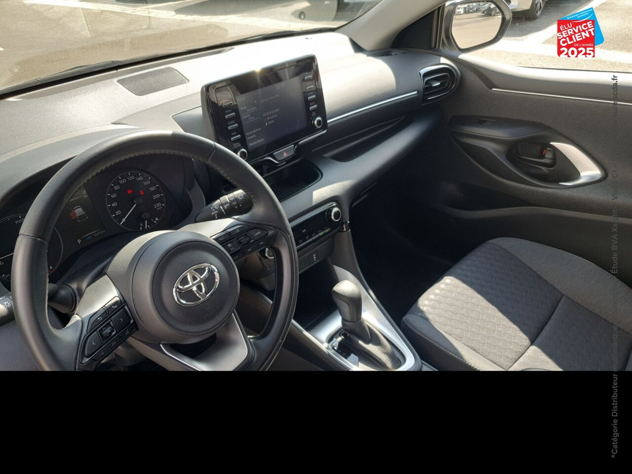 Véhicule d'occasion TOYOTA YARIS 116H DYNAMIC 5P MY22 CAMERA chez Toyota Besançon