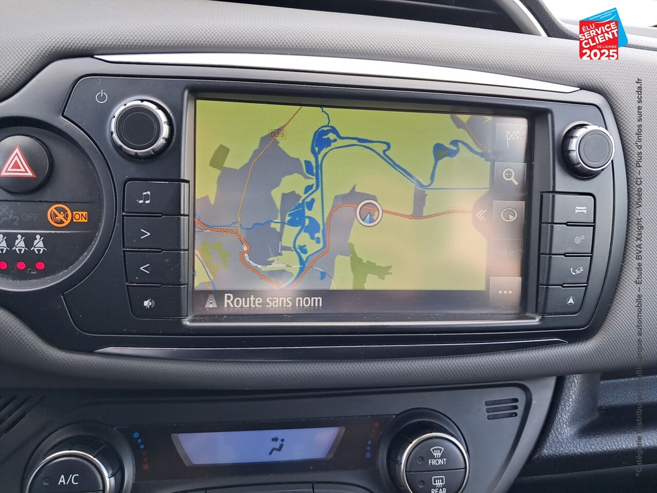 Véhicule d'occasion TOYOTA YARIS HSD 100H DESIGN 5P GPS chez Toyota Verdun