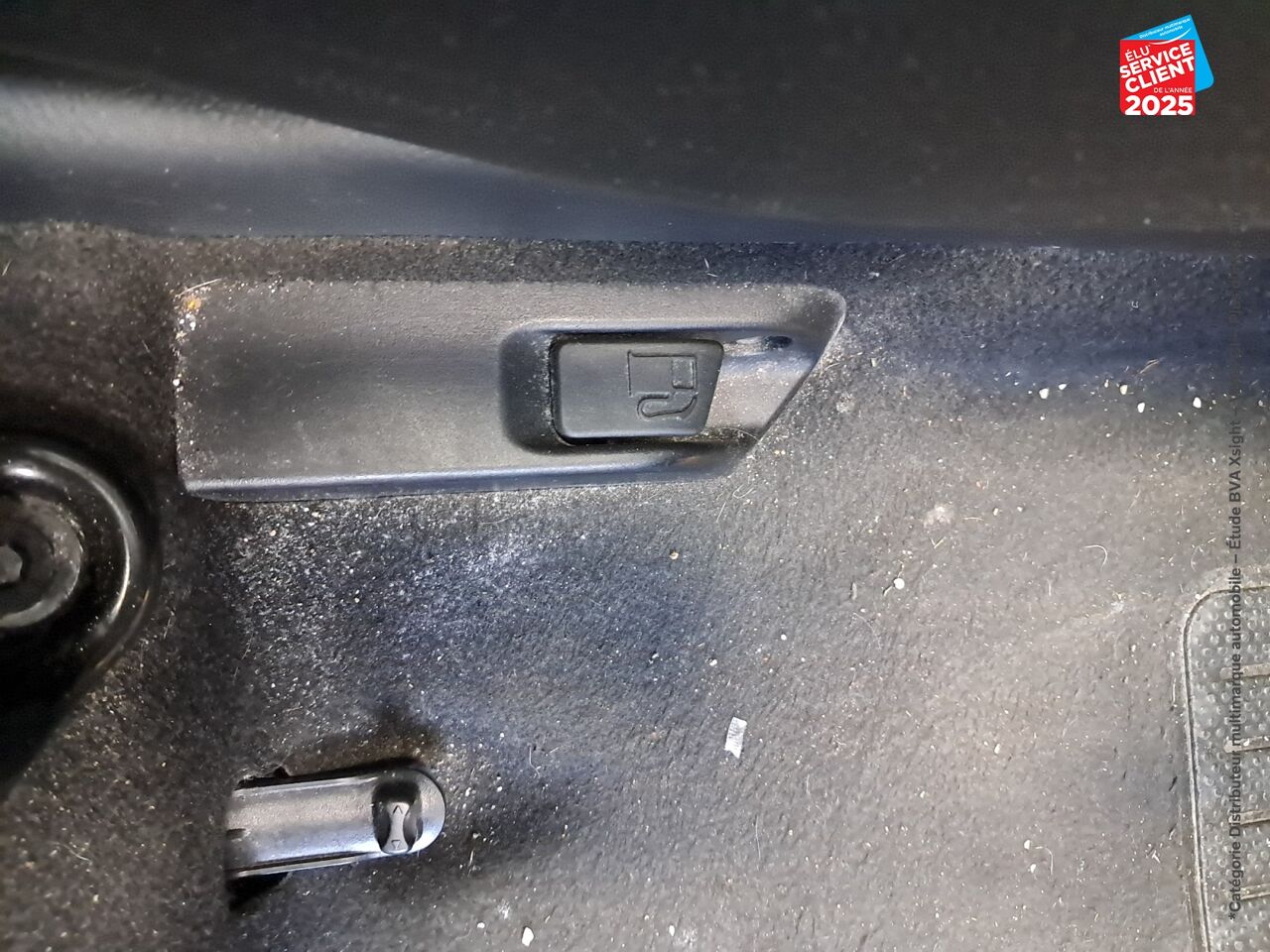 Véhicule d'occasion TOYOTA YARIS HSD 100H DESIGN 5P GPS chez Toyota Verdun