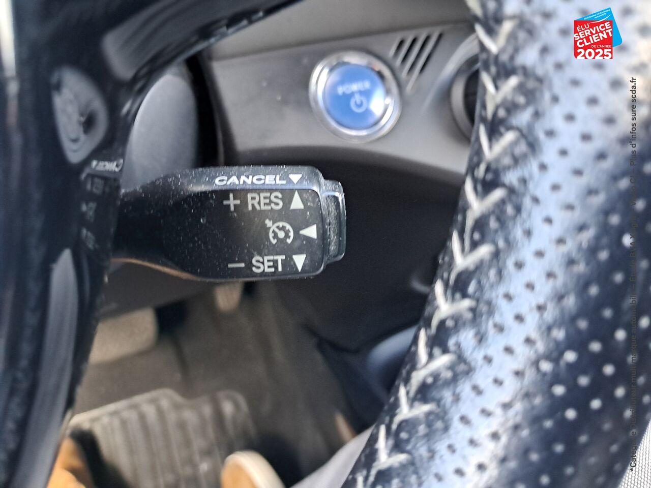 Véhicule d'occasion TOYOTA YARIS HSD 100H DESIGN 5P GPS chez Toyota Verdun