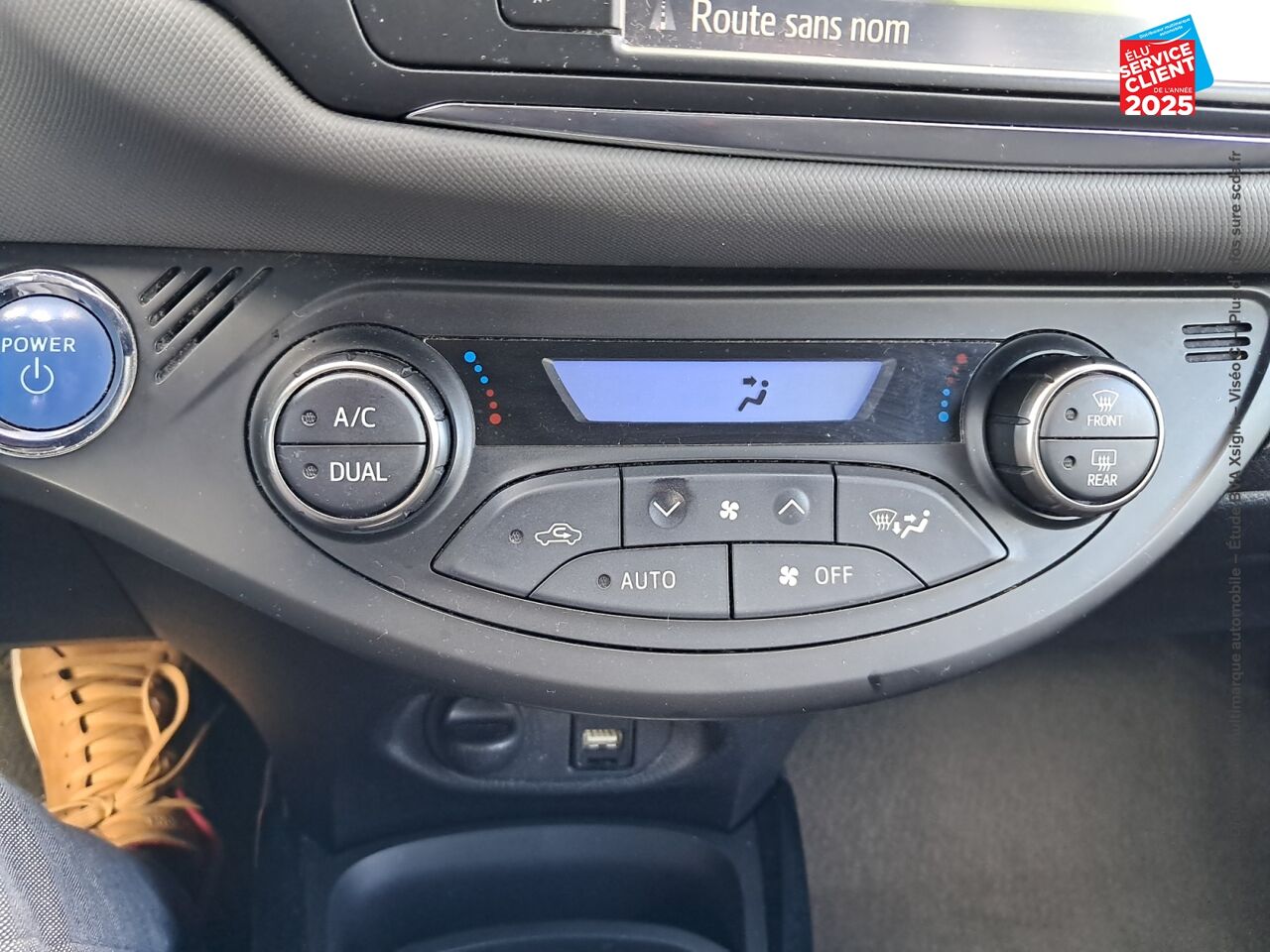 Véhicule d'occasion TOYOTA YARIS HSD 100H DESIGN 5P GPS chez Toyota Verdun