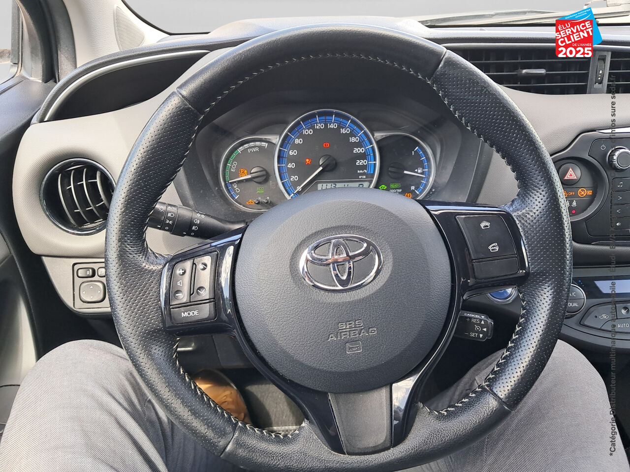 Véhicule d'occasion TOYOTA YARIS HSD 100H DESIGN 5P GPS chez Toyota Verdun