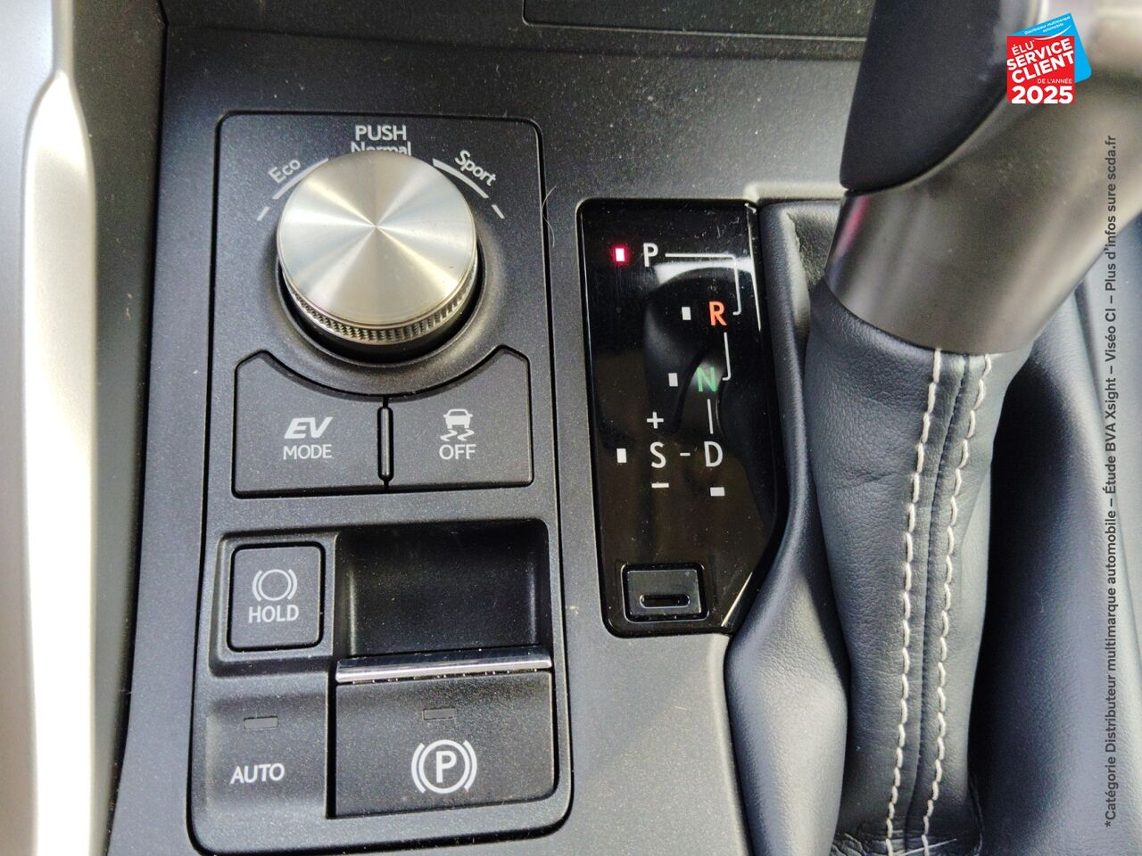 Véhicule d'occasion LEXUS NX 300H 4WD LUXE EURO6D-T SIEGE CHAUF CAMERA GPS chez BMW Besançon