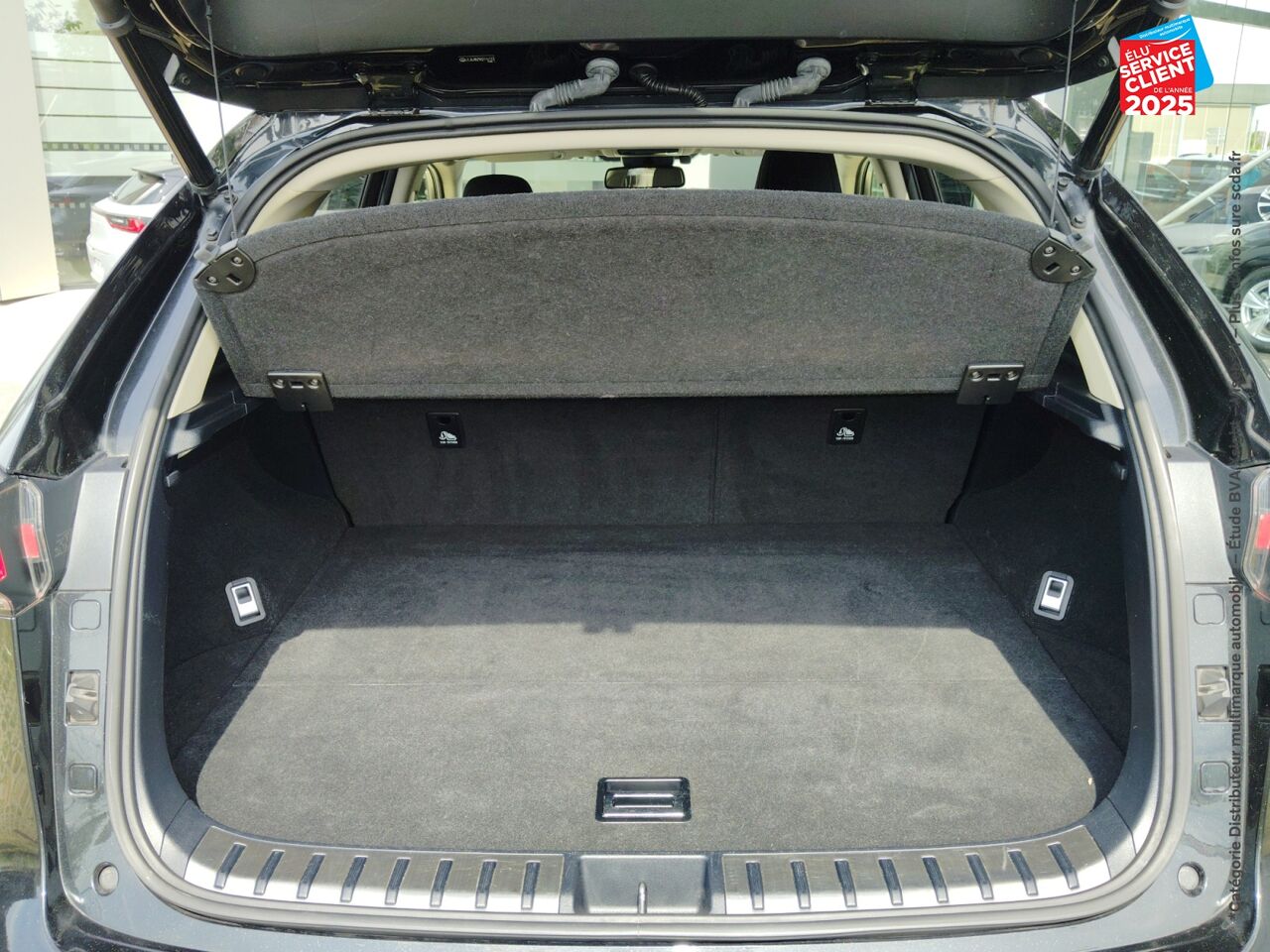 Véhicule d'occasion LEXUS NX 300H 4WD LUXE EURO6D-T SIEGE CHAUF CAMERA GPS chez BMW Besançon