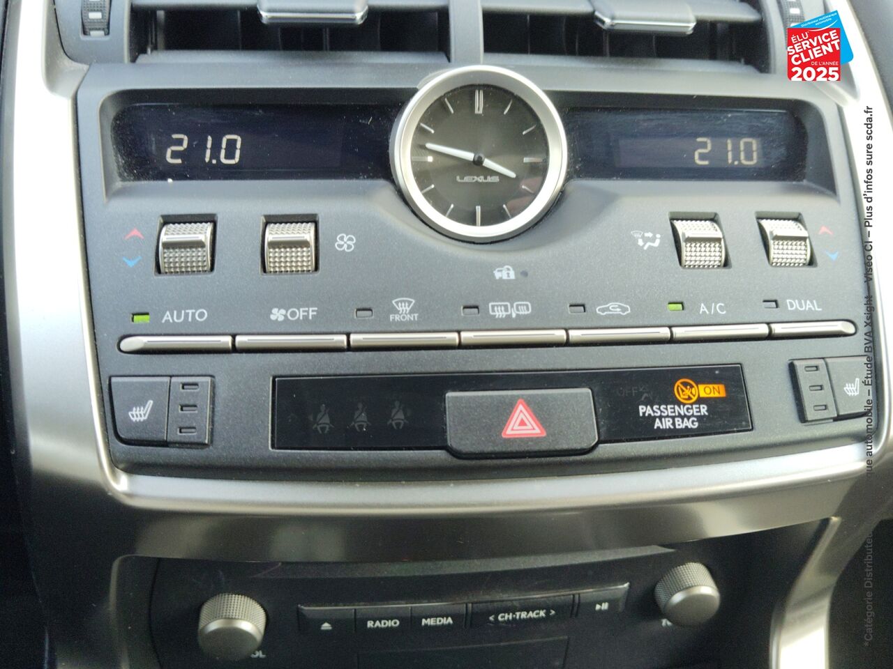 Véhicule d'occasion LEXUS NX 300H 4WD LUXE EURO6D-T SIEGE CHAUF CAMERA GPS chez BMW Besançon