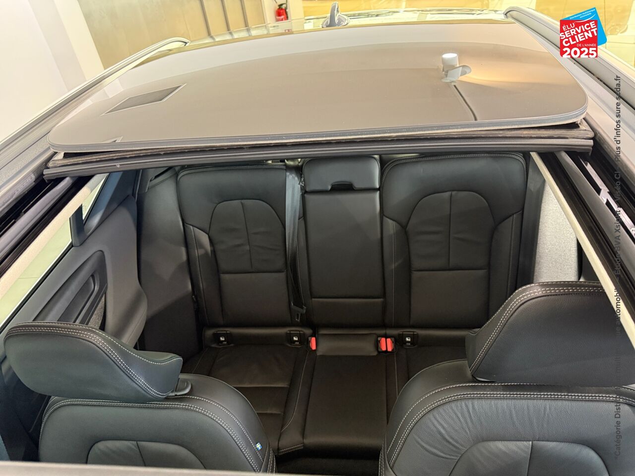 Véhicule d'occasion VOLVO XC40 T4 RECHARGE 129 + 82CH INSCRIPTION LUXE DCT 7 TPANO GPS CAMERA HKARDON chez Toyota Thionville