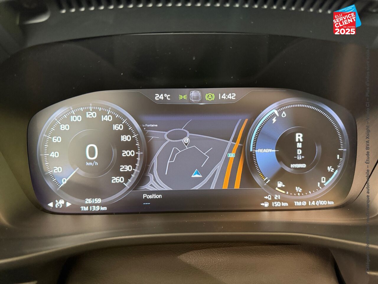 Véhicule d'occasion VOLVO XC40 T4 RECHARGE 129 + 82CH INSCRIPTION LUXE DCT 7 TPANO GPS CAMERA HKARDON chez Toyota Thionville