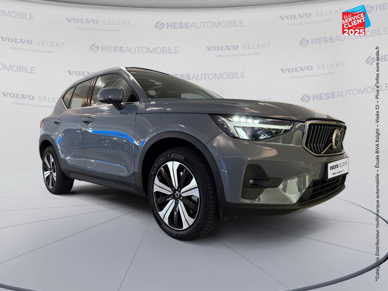Véhicule d'occasion VOLVO XC40 T4 RECHARGE 129 + 82CH INSCRIPTION LUXE DCT 7 TPANO GPS CAMERA HKARDON chez Toyota Thionville