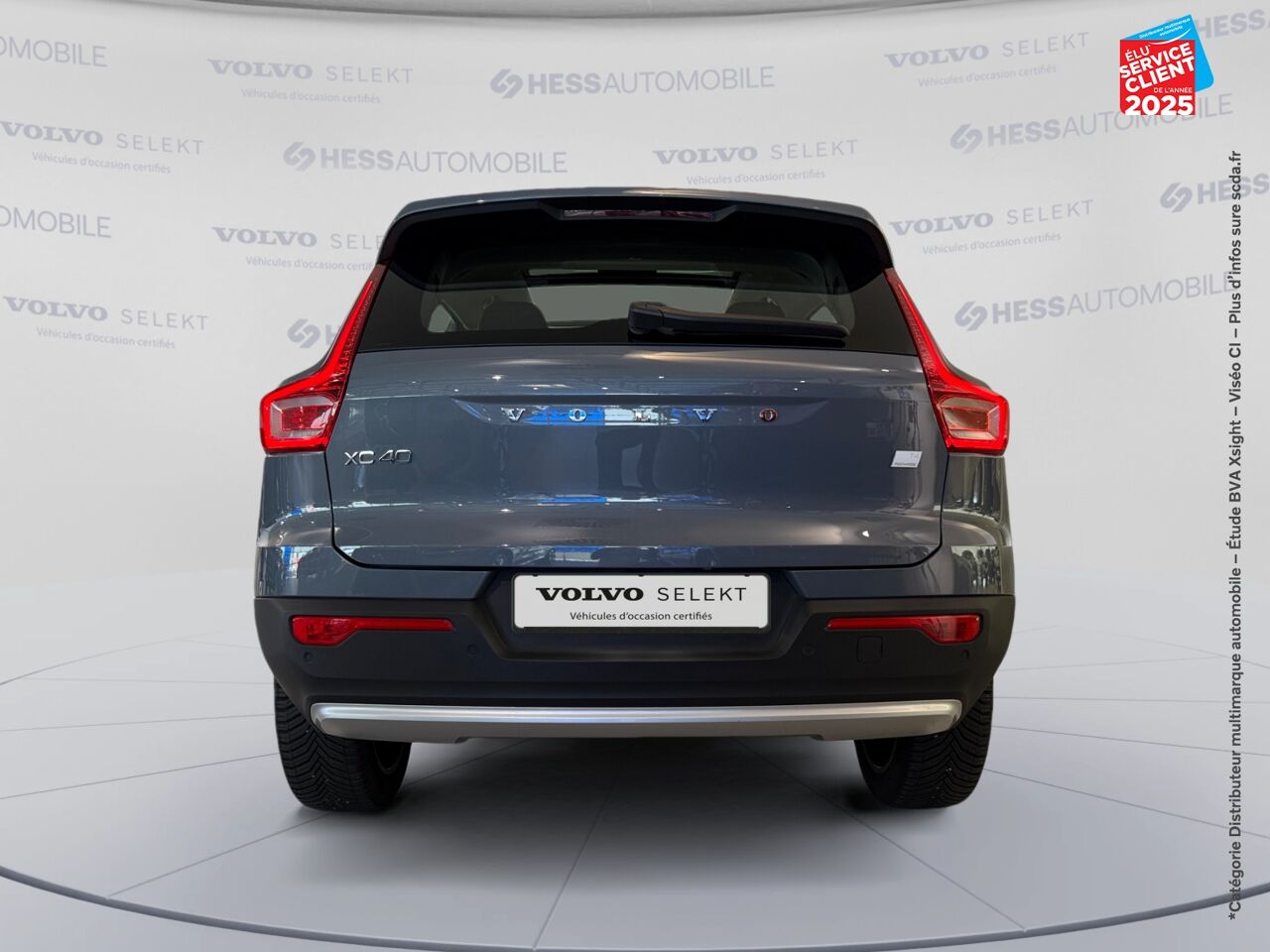 Véhicule d'occasion VOLVO XC40 T4 RECHARGE 129 + 82CH INSCRIPTION LUXE DCT 7 TPANO GPS CAMERA HKARDON chez Toyota Thionville