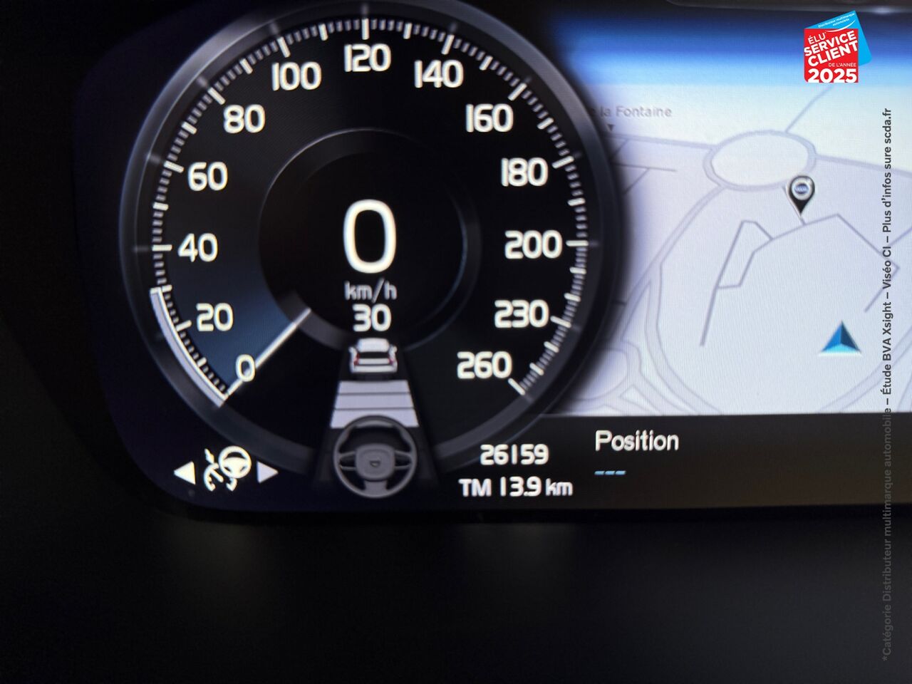 Véhicule d'occasion VOLVO XC40 T4 RECHARGE 129 + 82CH INSCRIPTION LUXE DCT 7 TPANO GPS CAMERA HKARDON chez Toyota Thionville