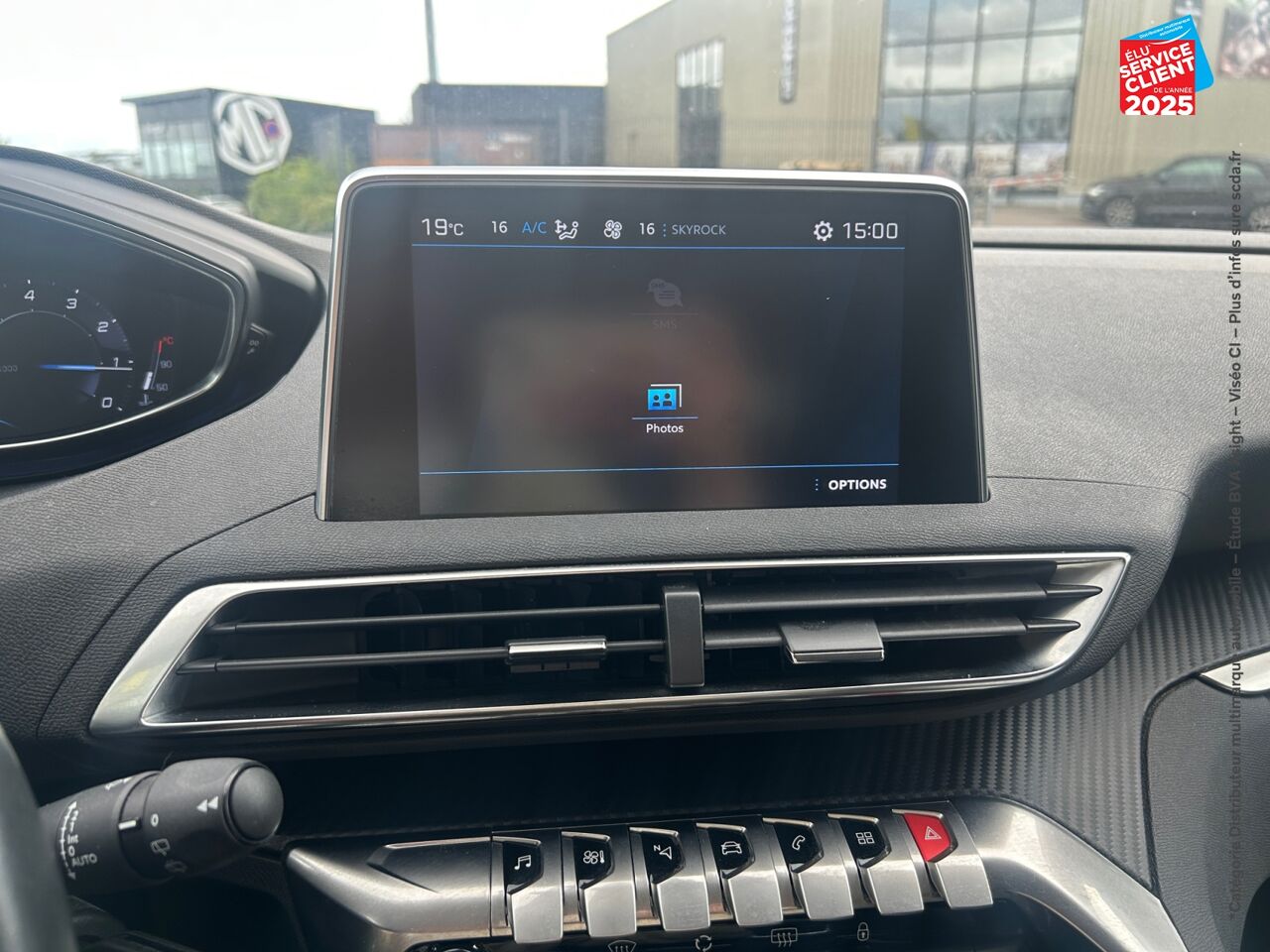 Véhicule d'occasion PEUGEOT 3008 1.2 PURETECH 130CH SS ACTIVE chez Toyota Saint Dizier