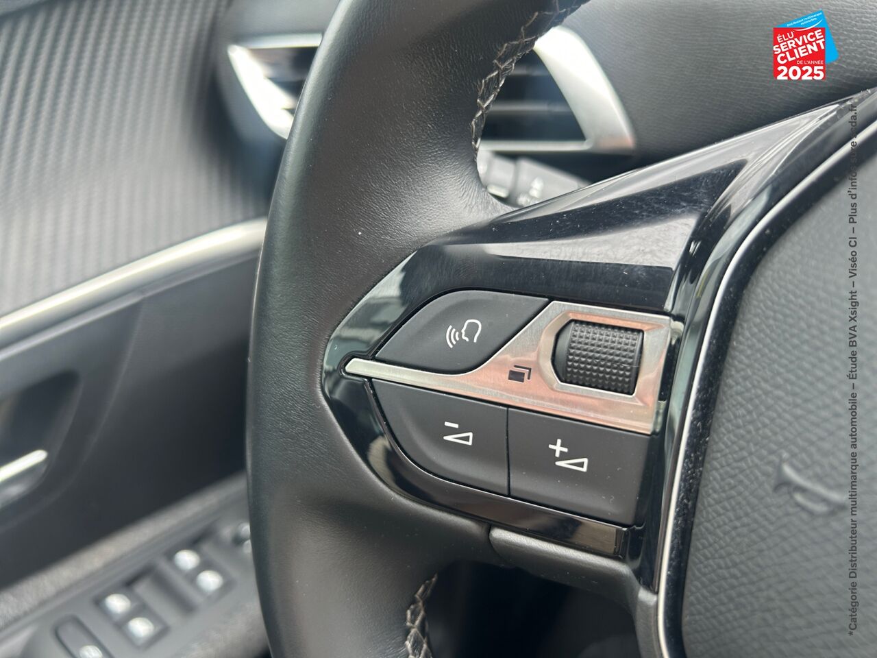 Véhicule d'occasion PEUGEOT 3008 1.2 PURETECH 130CH SS ACTIVE chez Toyota Saint Dizier