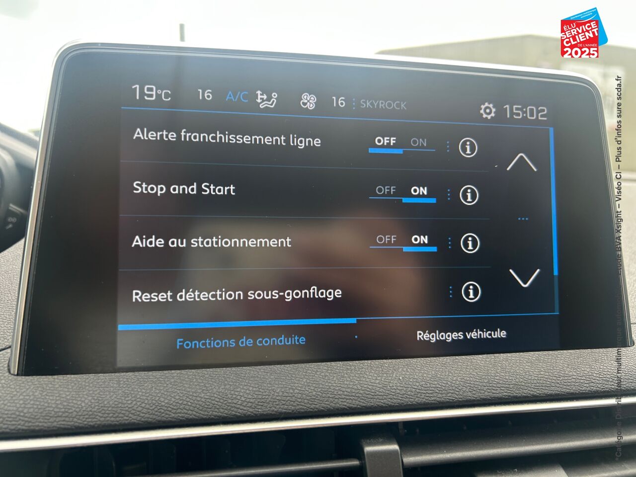Véhicule d'occasion PEUGEOT 3008 1.2 PURETECH 130CH SS ACTIVE chez Toyota Saint Dizier
